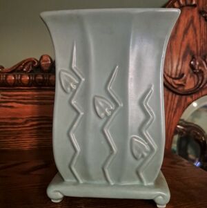 Royal Haeger Music Box Vase Plays Happy Birthday